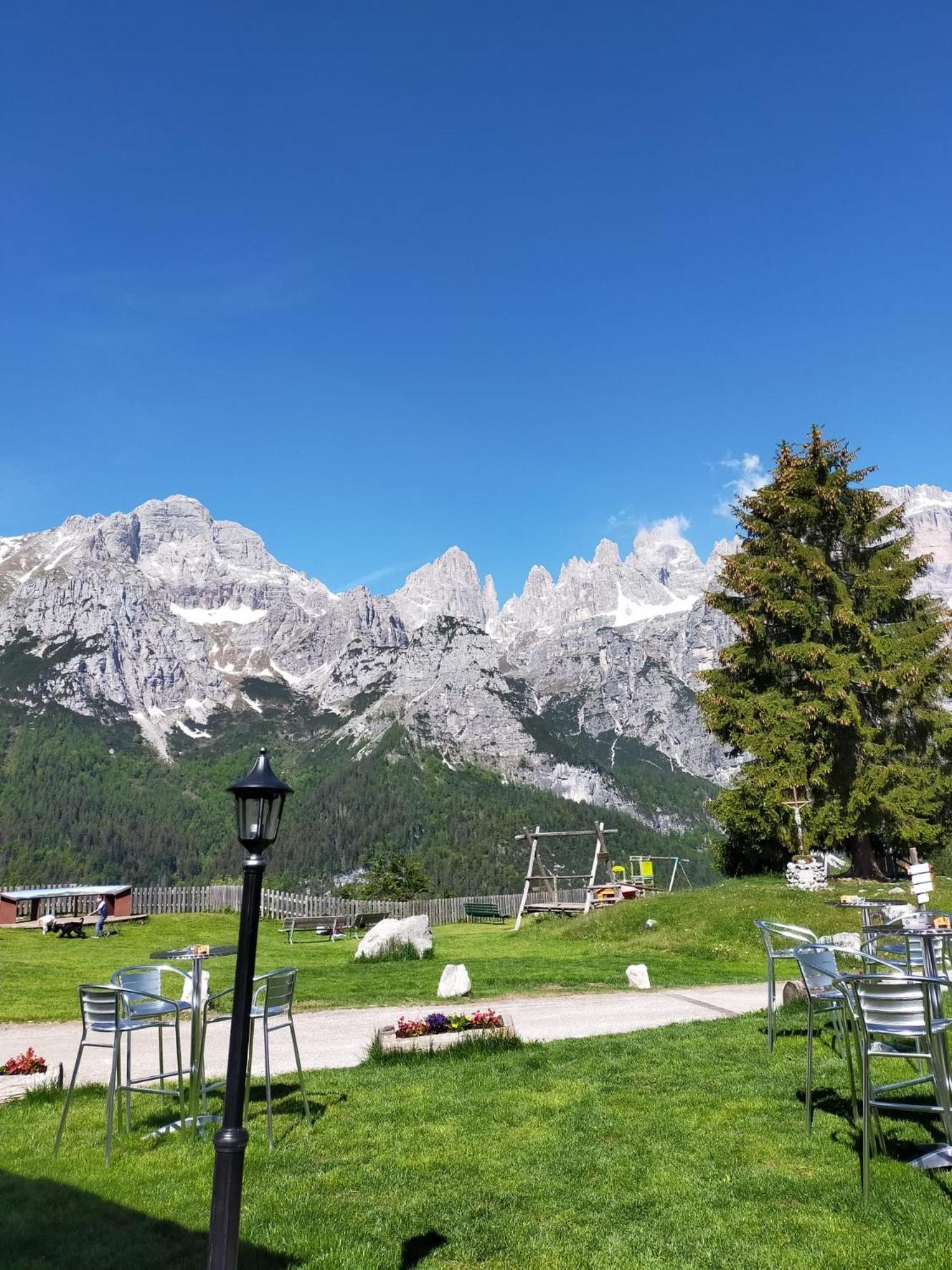 Rifugio La Montanara Lodge *